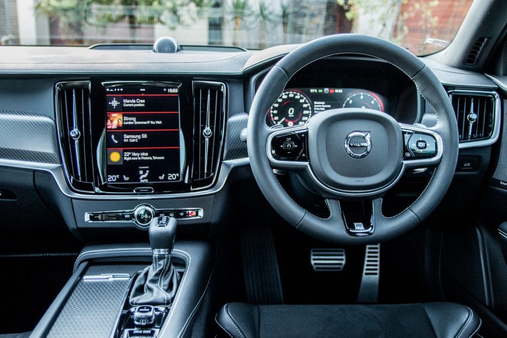 Volvo, S90, Volvo S90, sportscar, performance car, performance vehicle, luxury car, Android Auto, Apple CarPlay, in-vehicle infotainment, R-Design