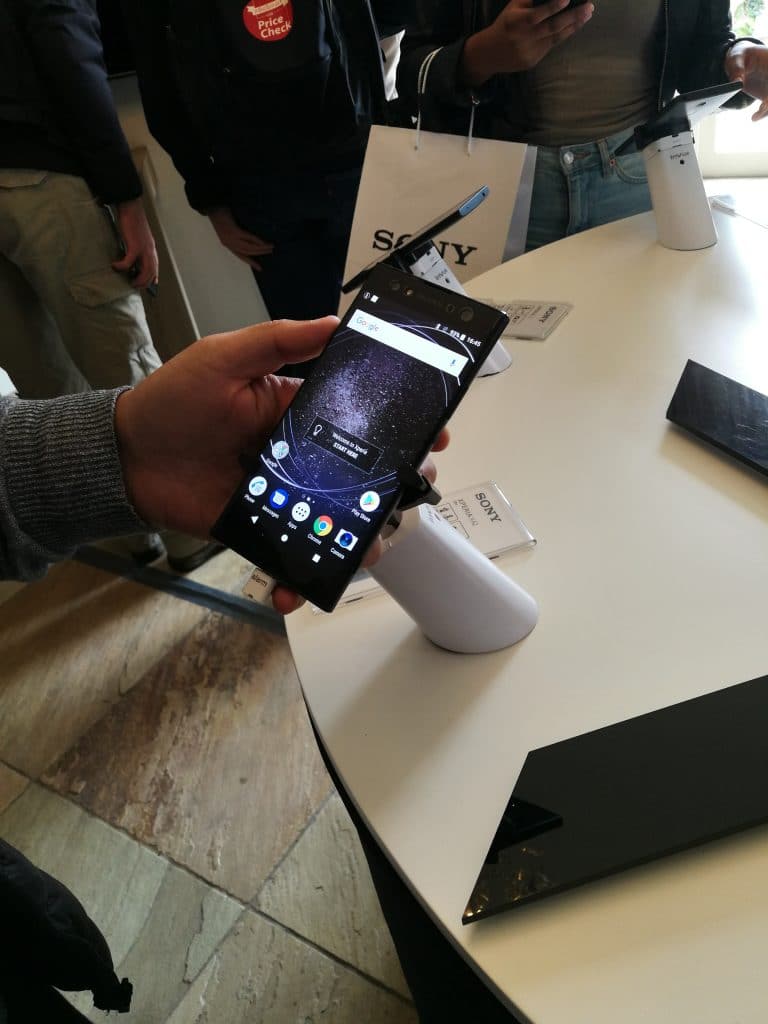 Xperia XZ2 Compact, Xperia XZ2, smetechguru, Sony, Android, MWC 2018, smartphone, 
