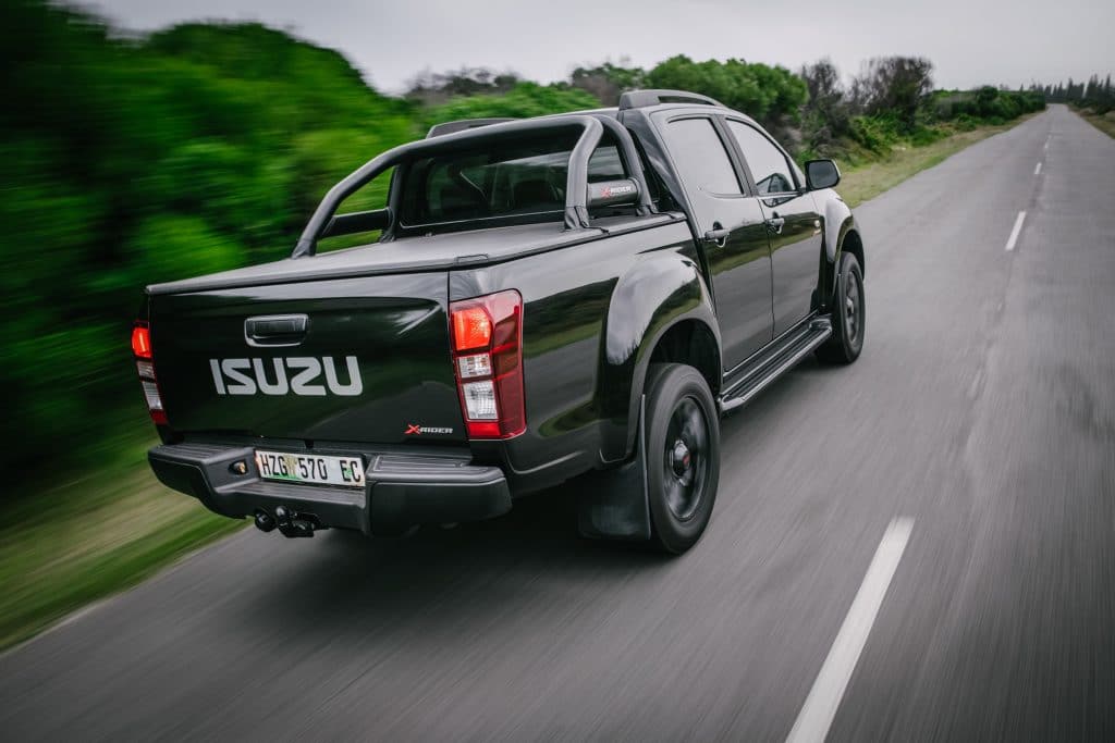 car news, motoring news, Isuzu, Isuzu KB, bakkie, double cab, Isuzu, smetechguru, X-Rider Black Edition