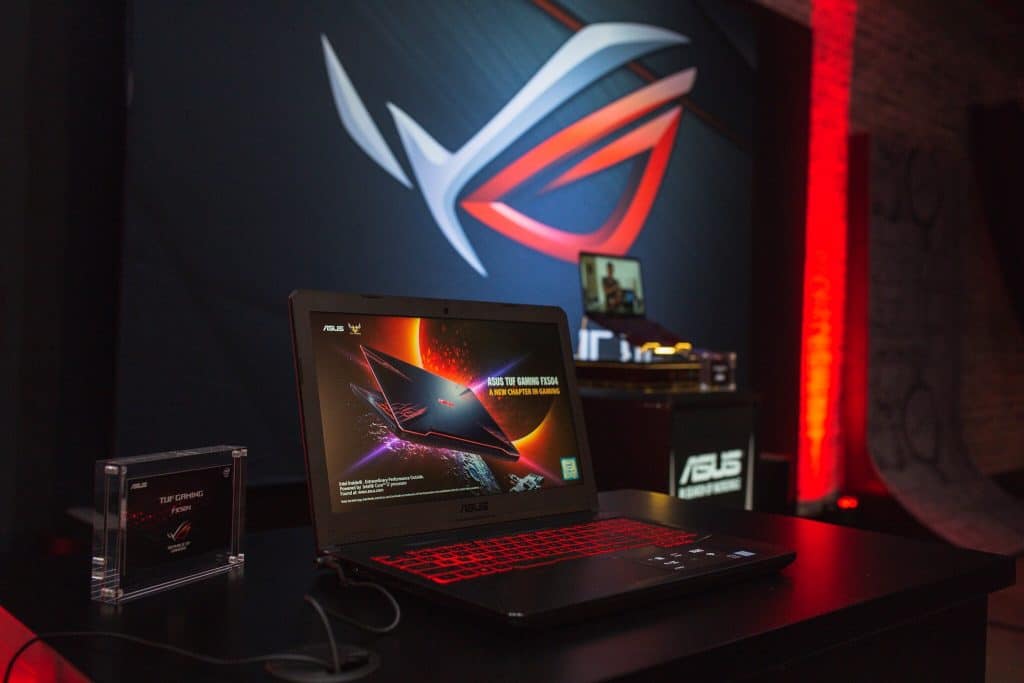 Asus, gaming laptop, gaming notebook, Windows 10, notebook, laptop, PC, computer, Asus, Asus ROG, smetechguru