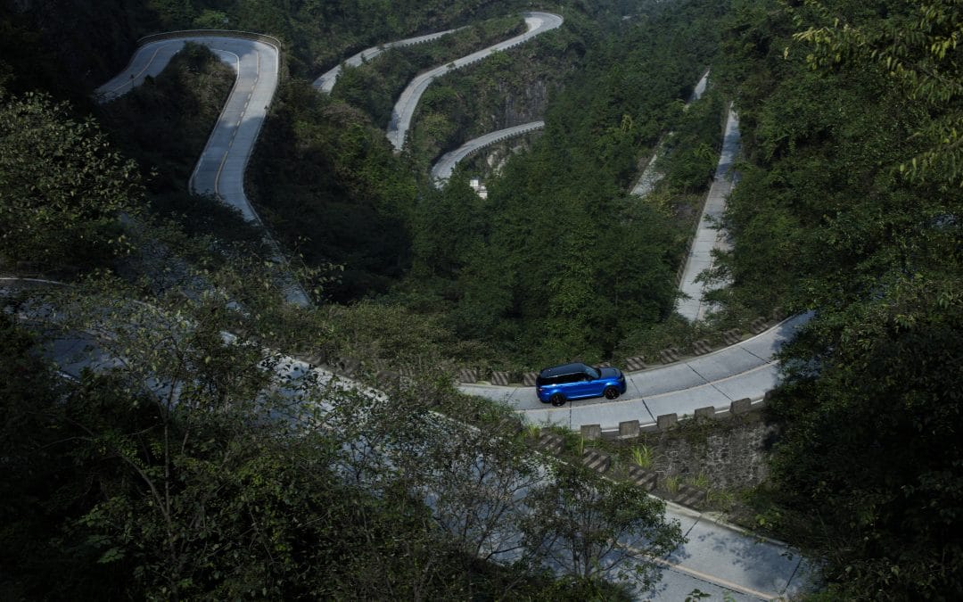 SUPERCAR BEATER: RANGE ROVER SPORT SVR  SETS TIANMEN ROAD RECORD
