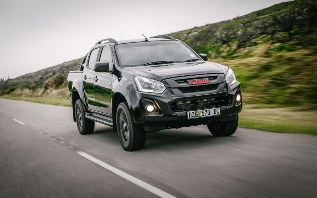 car news, motoring news, Isuzu, Isuzu KB, bakkie, double cab, Isuzu, smetechguru, X-Rider Black Edition