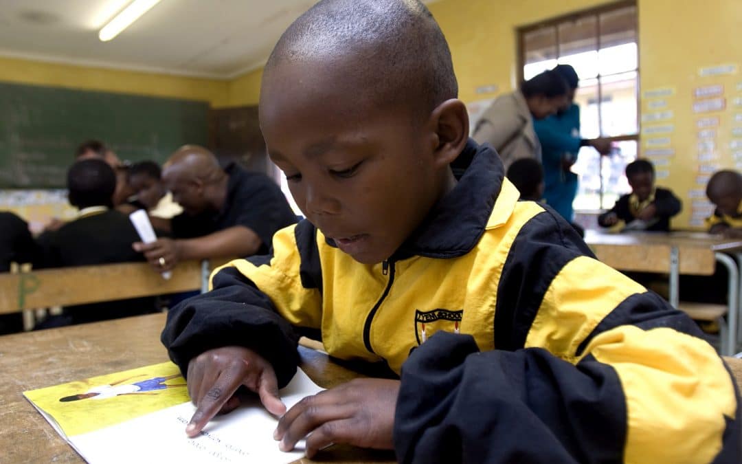 R100 000 WORTH OF BOOKS AND SPORTS EQUIPMENT TO BE DELIVERED TO TWO RURAL SCHOOLS DURING SA FUEL ECONOMY TOUR