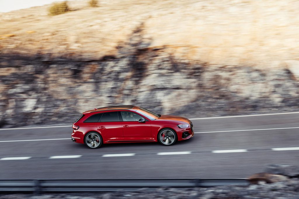 Audi, Audi RS, Audi RS 4 Avant, Audi RS 5, smetechguru, sports car, performance car, performance vehicle, family car, estate car,