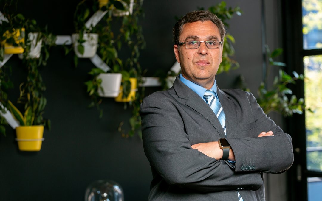 Dante Deo, Leon Steyn, SMETechGuru
