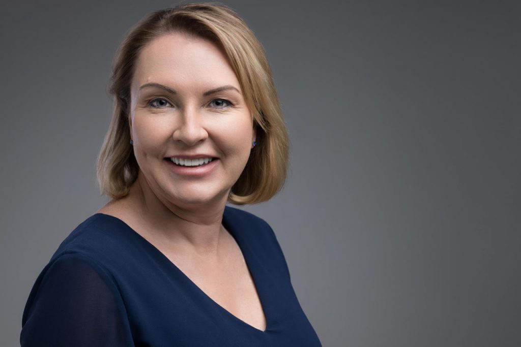 Salesforce, Linda Saunders