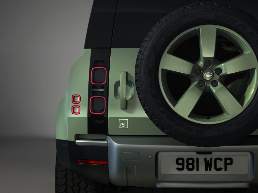 Jaguar Land Rover, Land Rover, SUV, family vehicle, luxury vehicle, offroader, 4x4, SUV, Land Rover Defender, Defender, SMETechGuru, family vehicle,