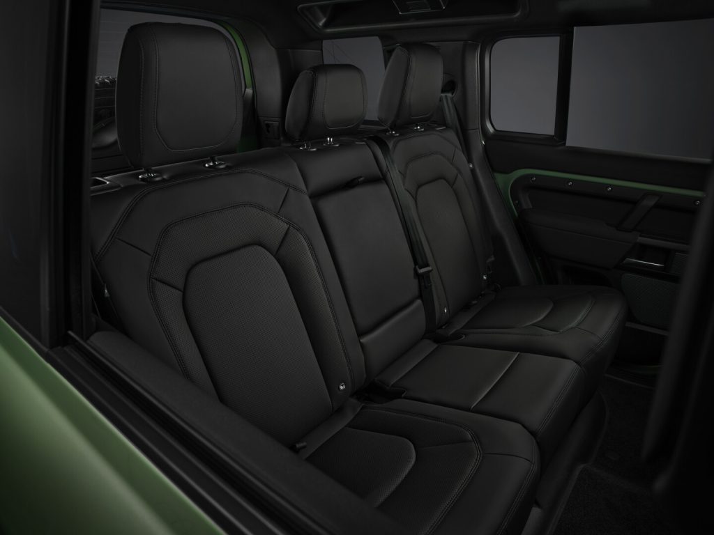 Jaguar Land Rover, Land Rover, SUV, family vehicle, luxury vehicle, offroader, 4x4, SUV, Land Rover Defender, Defender, SMETechGuru, family vehicle,