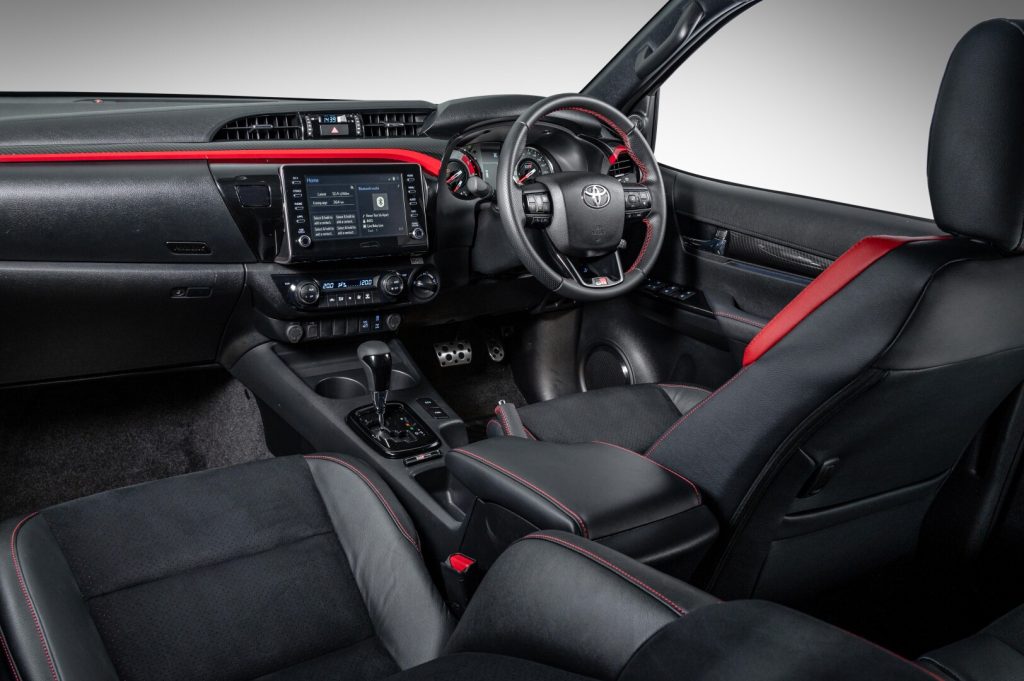 Toyota, bakkie, UTE, family vehicle, Toyota, Toyota Hilux, Hilux GR Sport, SMETechGuru, offroader, 4x4,