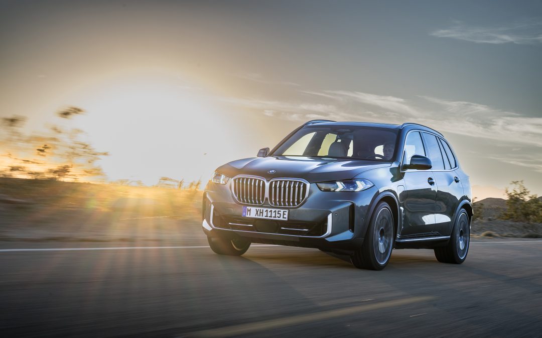 BMW, SUV, family vehicle, luxury car, luxury SUV, BMW X5, BMW X6, SMETechGuru, luxury vehicle, large SUV, luxury family vehicle, mommy car, soccer mom car,