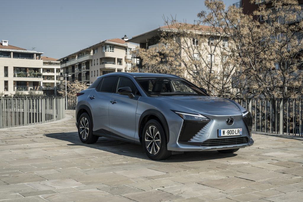RZ 450e, Lexus RZ 450e, Toyota, luxury SUV, EV, luxury EV, BEV, SMETechGuru, luxury SUV, SUV, family vehicle,