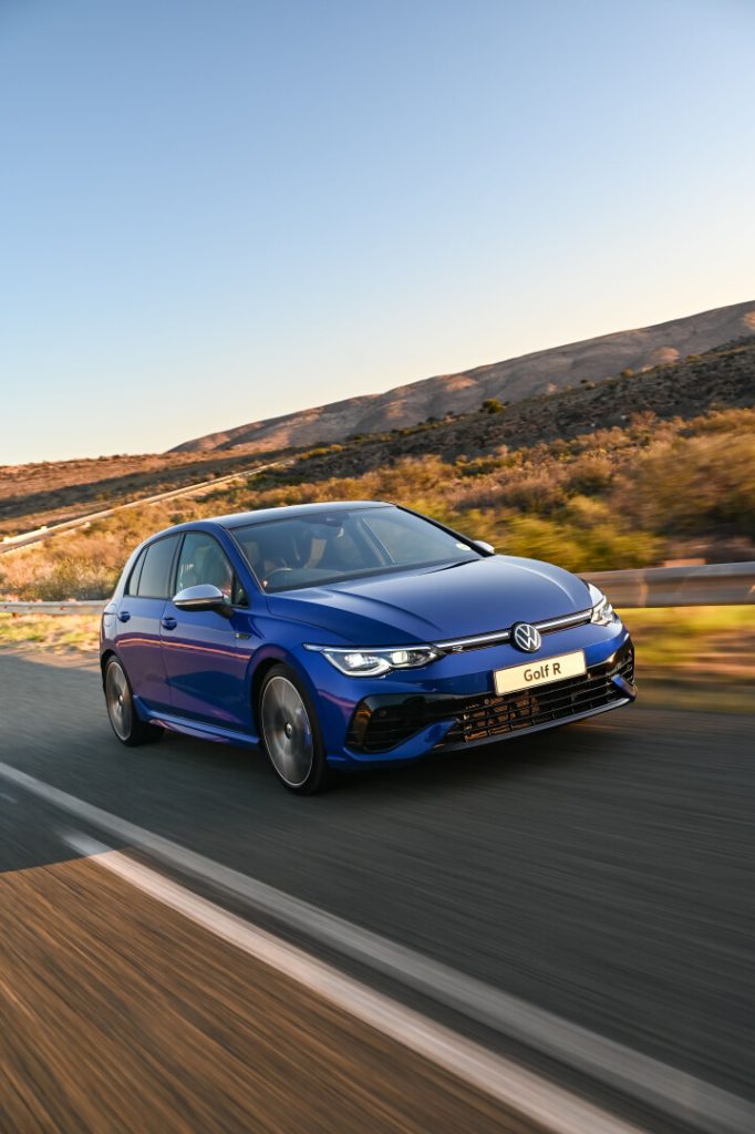 VW, VWSA, Volkswagen, hot hatch, sports car, performance car, VW Golf, VW Golf 8, SMETechGuru, family vehicle, VW Golf 8 R,