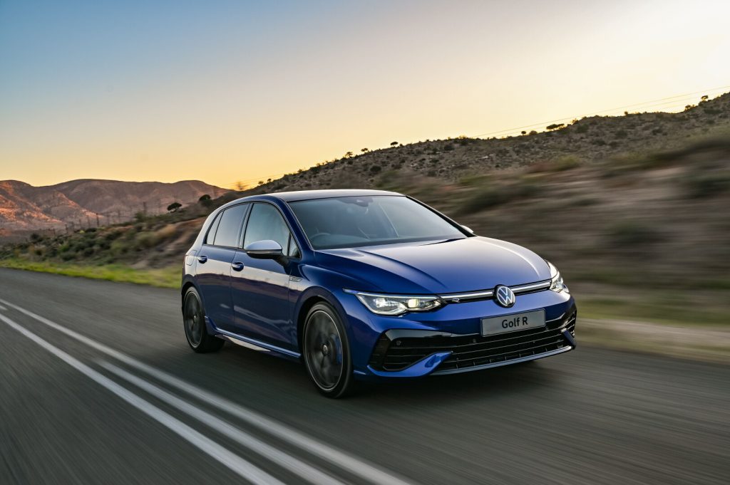 VW, VWSA, Volkswagen, hot hatch, sports car, performance car, VW Golf, VW Golf 8, SMETechGuru, family vehicle, VW Golf 8 R,