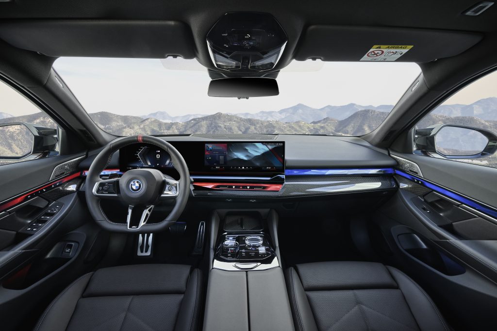 BMW, SMETechGuru, sports sedan, family vehicle, BMW, BMW i5, BMW 5 series, new 5 Series, luxury salloon,