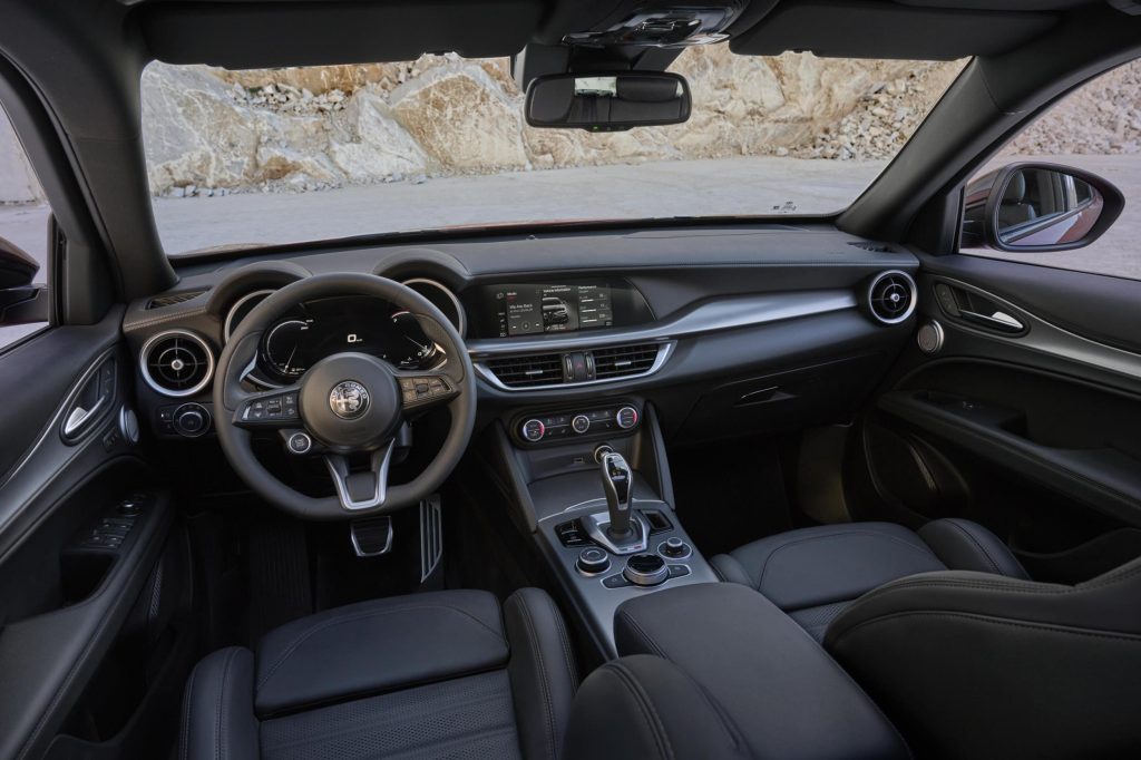 SUV, Stelvio, SMETechguru, AftermarketGuru, Alfa Romeo, Alfa Romeo Stelvio, family vehicle, Stellantis,