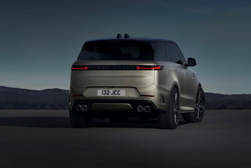 Jaguar Land Rover, Range Rover, Range Rover Sport, SUV, large SUV, luxury SUV, family vehicle, SMETechGuru, offroader, 4x4, legendary offroader,