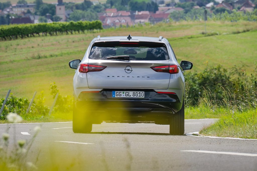 Stellantis, Opel, SUV, family vehicle, Opel Grandland, SMETechGuru