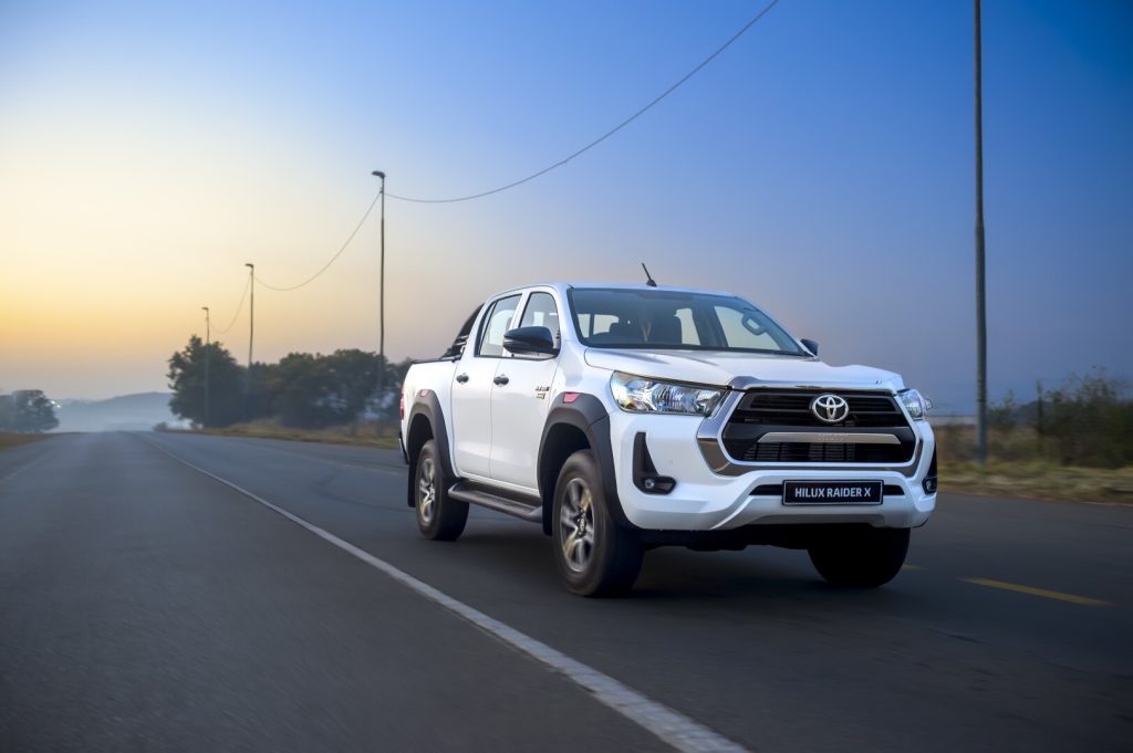 Toyota, Hilux, bakkie, UTE, double cab, offroader, 4x4, family vehicle, Toyota Hilux, Toyota Hilux X, X-factor, Hilkux X, SMETechGuru,