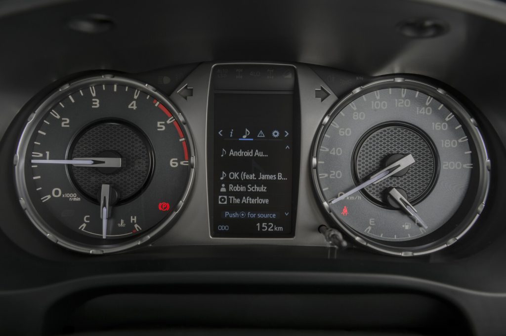 Toyota, Hilux, bakkie, UTE, double cab, offroader, 4x4, family vehicle, Toyota Hilux, Toyota Hilux X, X-factor, Hilkux X, SMETechGuru,