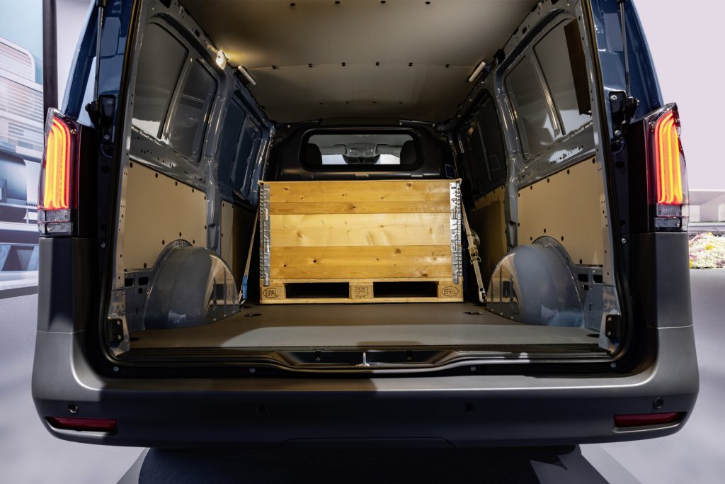 Mercedes, Mercedes-Benz, Vito, V-Class, MPV, family vehicle, SMETechGuru, Mercedes-Benz Vito, Mercedes-Benz V-Class,