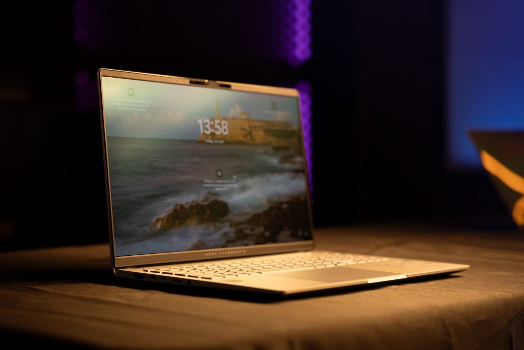 ASUS Windows Copilot+ PC,, ASUS, laptop, notebook PC, PC, computer, ASUS Vivobook S 15, Copilot+ PC, Copilot+ AI PC, AI, Windows 11, Qualcomm, Qualcomm Snapdragon X Elite, mobility, SMETechGuru, Microsoft,