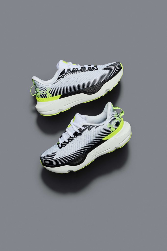 athleisure, sports wear, sneakers, UA HOVR+ technology, tekkies, endurance shoe, soccer, football, running, SMETechGuru, Under Armour, Under Armour Infinite Pro,