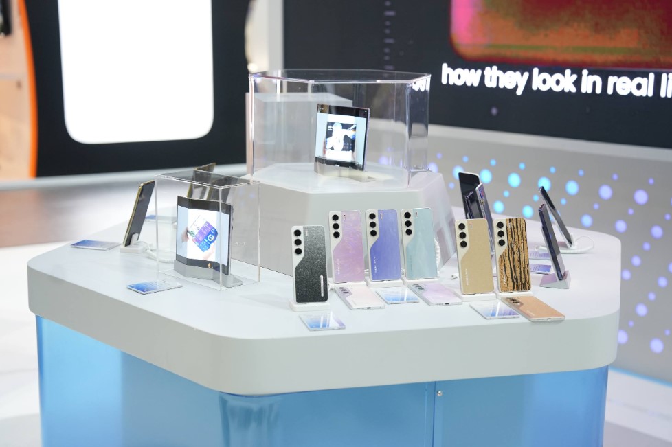 World’s Thinnest Phone, TECNO SPARK Slim, Debuts at MWC