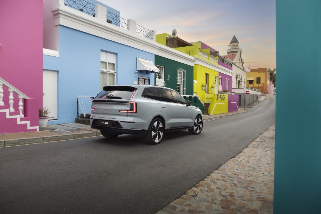 Volvo, EV, electric vehicle, SMETechGuru, Volvo EX90, luxury SUV, SUV, family vehicle, world's safest car, luxury vehicle, Volvo South Africa,
