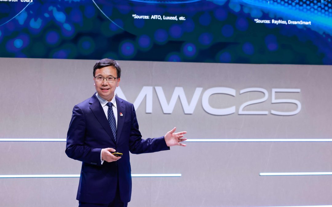 Yang Chaobin, Huawei's Director of the Board and CEO of the ICT Business Group, speaking at the Huawei Product & Solution Launch