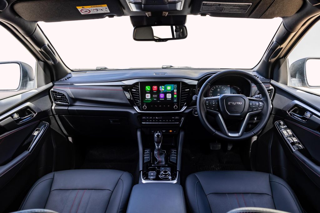 ISUZU MU-X Range Refreshed with Increased Luxury, Style and Safety; Addition of Luxurious New Range-Topping ONYX XT, SMETechGuru, SUV, family vehicle, offroader, 4x4, ISUZU, MU-X, MUX, 7-seater,