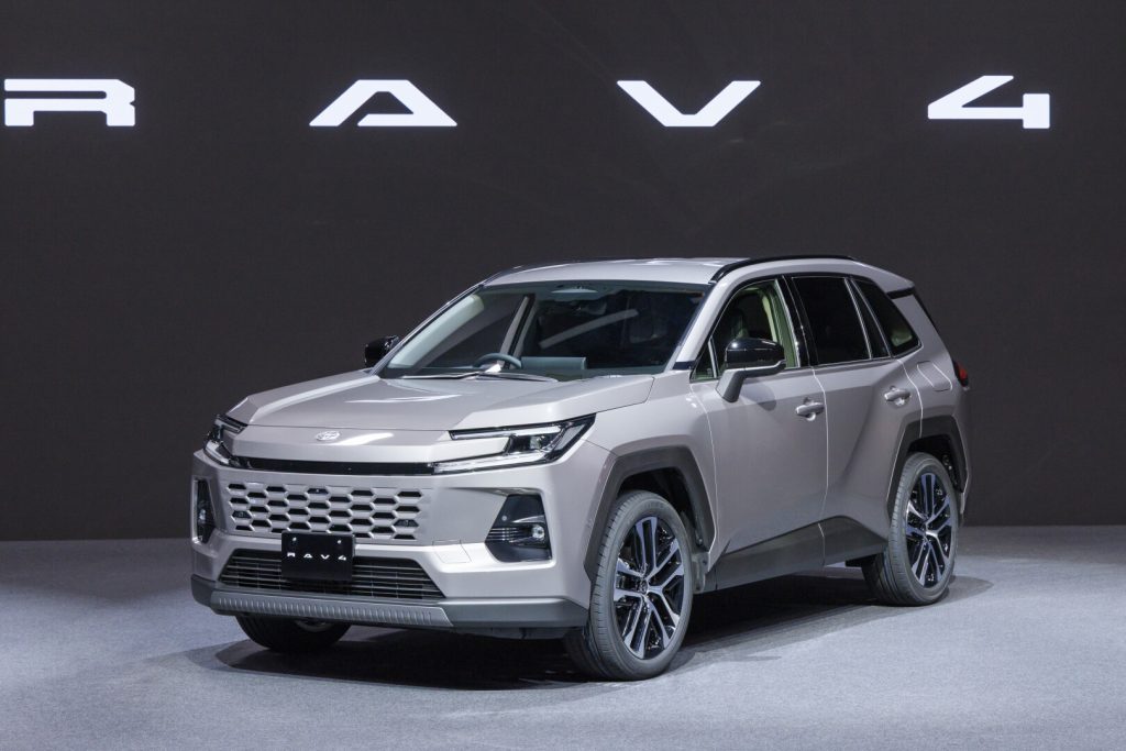 SMETechGuru, SUV, family vehicle, Toyota, SUV, hybrid vehicle, RAV4, Toyota RAV4,