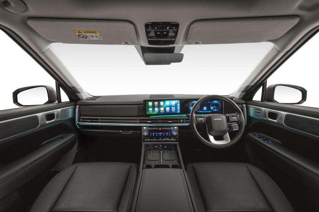 Hyundai SA launches its First Hybrid Electric Vehicle in Mzansi: The Stylish, Futuristic and Adventurous 2025 Hyundai SANTA FE Hybrid, Hyundai, SUV, family vehicle, hybrid, SMETechGuru