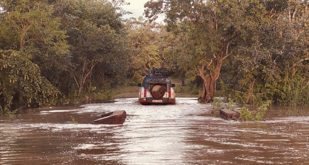 Defender powers humanitarian efforts as Kingsley Holgate Foundation embarks on latest expedition