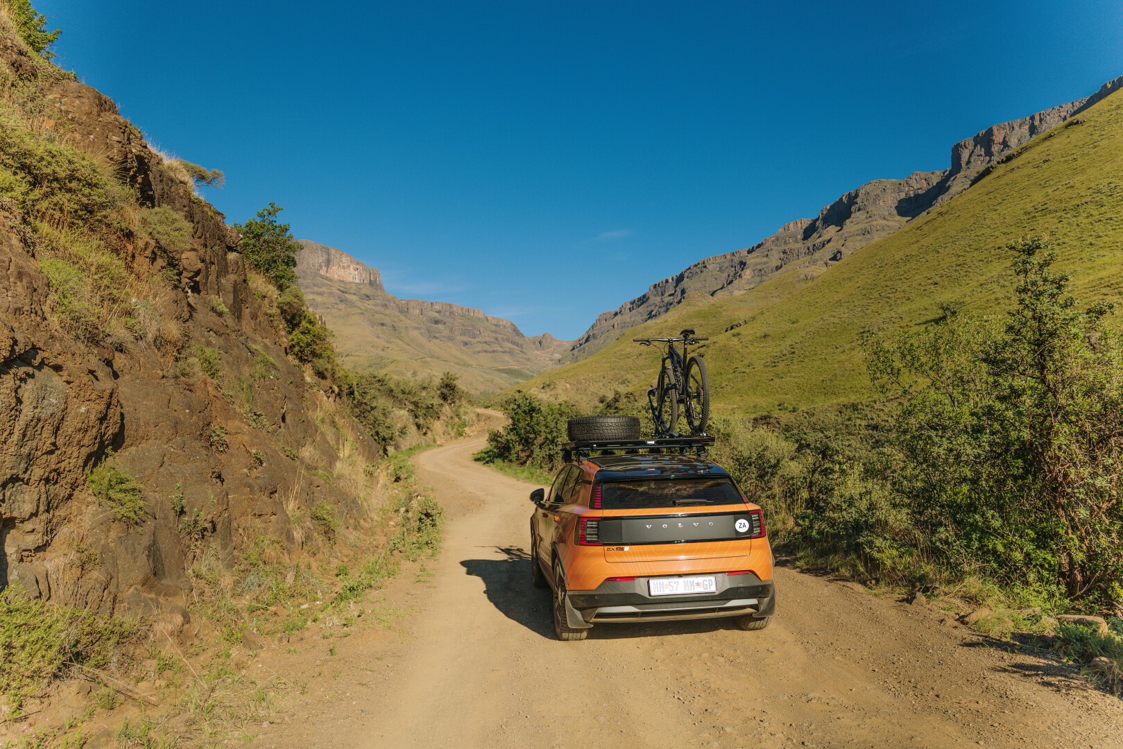 Volvo EX30 Cross Country becomes the first fully electric vehicle to conquer Sani Pass