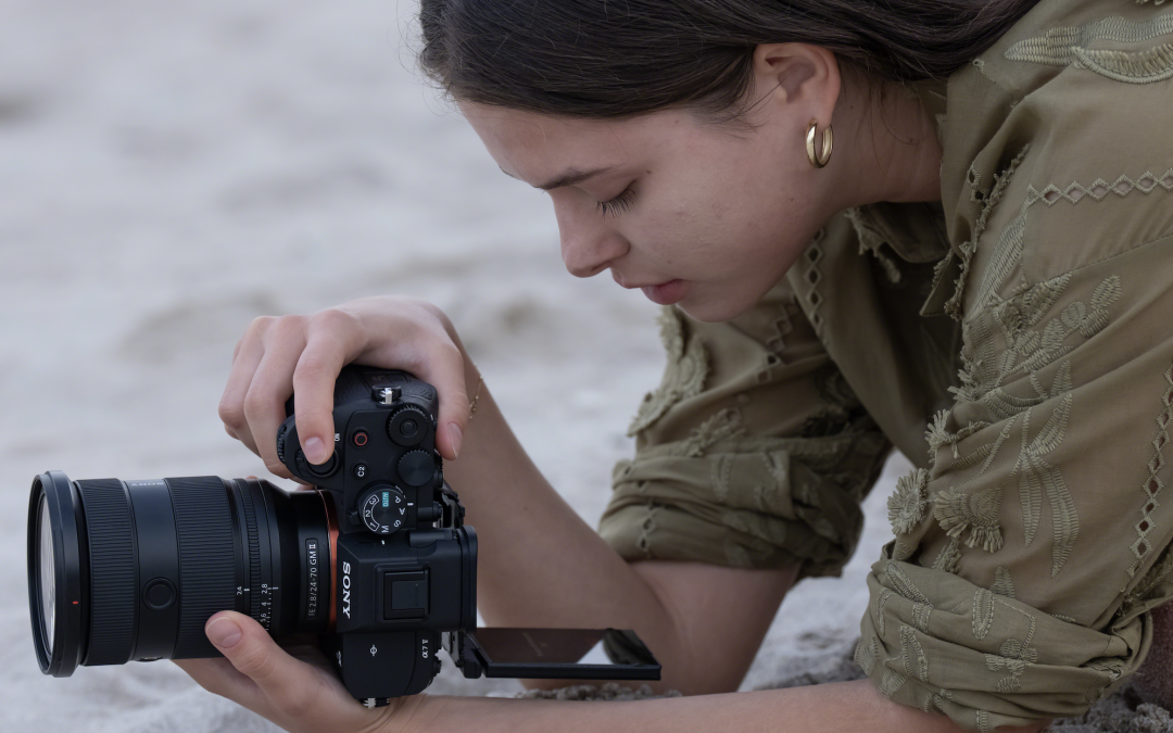 Sony Launches Alpha 7 V and FE 28-70mm F3.5-5.6 OSS II Delivers Dramatic Evolution in AI Subject Recognition Capabilities and High-Speed Performance for Stills and Video