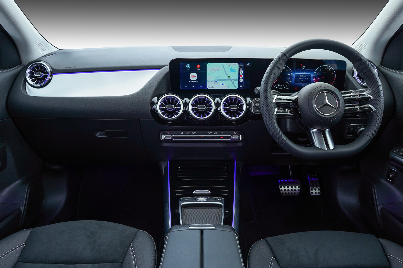 Mercedes-Benz South Africa Introduces the GLA "Night Edition", Mercedes, Mercedes-Benz, GLA, Night package, Mercedes GLA, Mercedes-Benz GLA, SUV, compact crossover, SMETechGuru, luxury SUV, compact SUV,