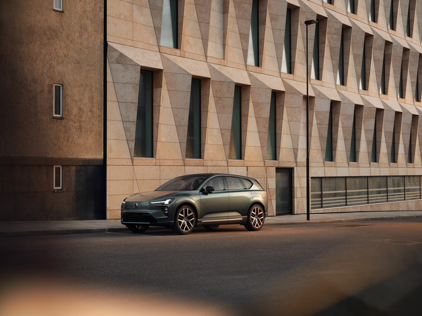 The car that changes the game – meet the new, all-electric Volvo EX60