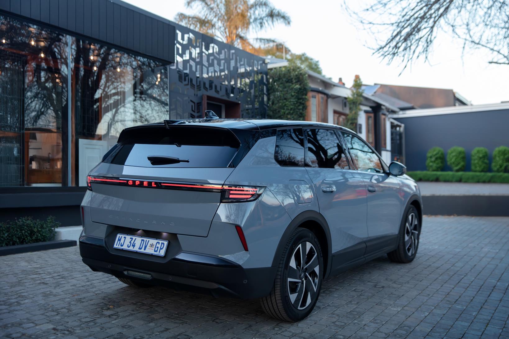 Opel Grandland lands prestigious TopGear award, Opel, SUV, family vehicle, crossover, Opel South Africa, FCA, Stellantis,