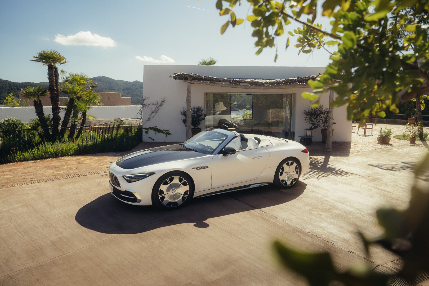 140 years of the automobile, 130 years of transport, 100 years of Mercedes-Benz: An anniversary year full of magic moments, SMETechGuru, Mercedes, Carl Benz, Mercedes-Benz, Daimler Benz, Daimler,