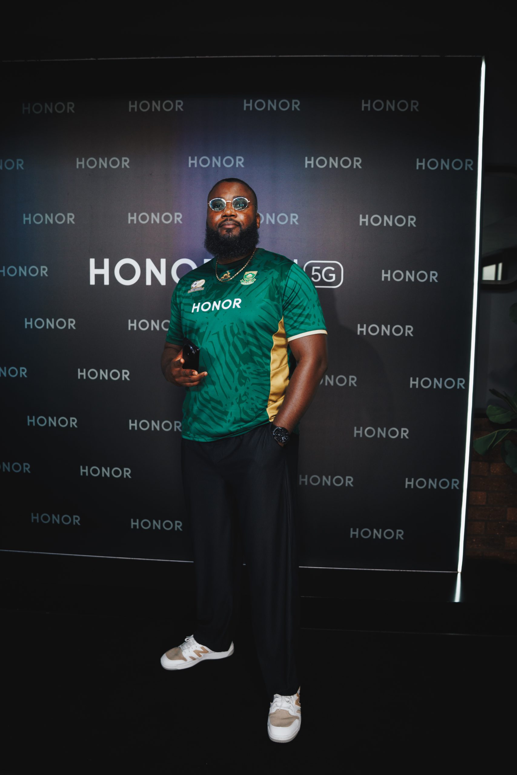 HONOR X9d launch press release: HONOR Turns Durability into a Live Spectacle With the R9 999 HONOR X9d 5G Unbreakable Challenge