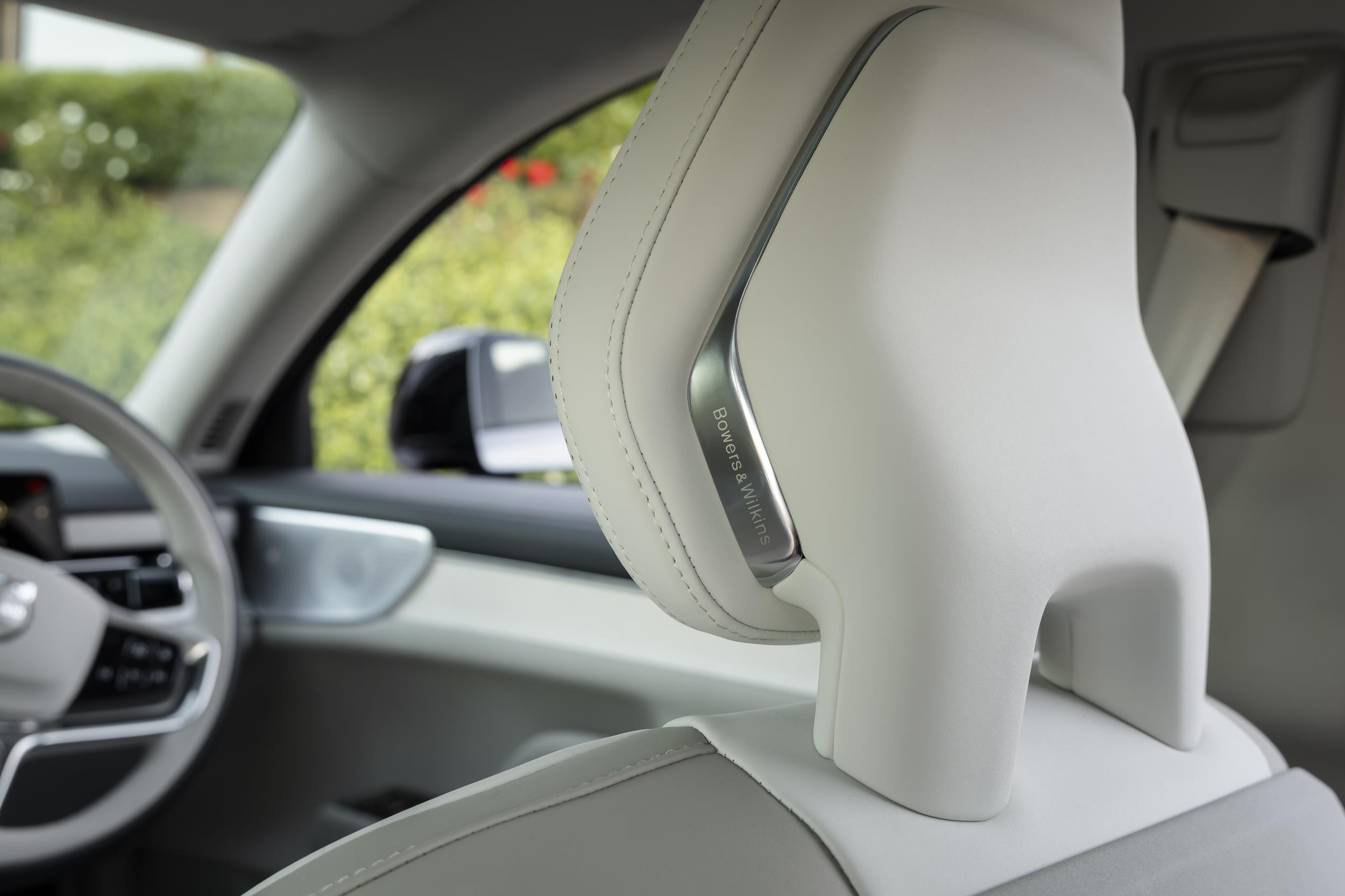 Volvo Car South Africa introduces the new ES90 electric sedan, SMETechGuru,
