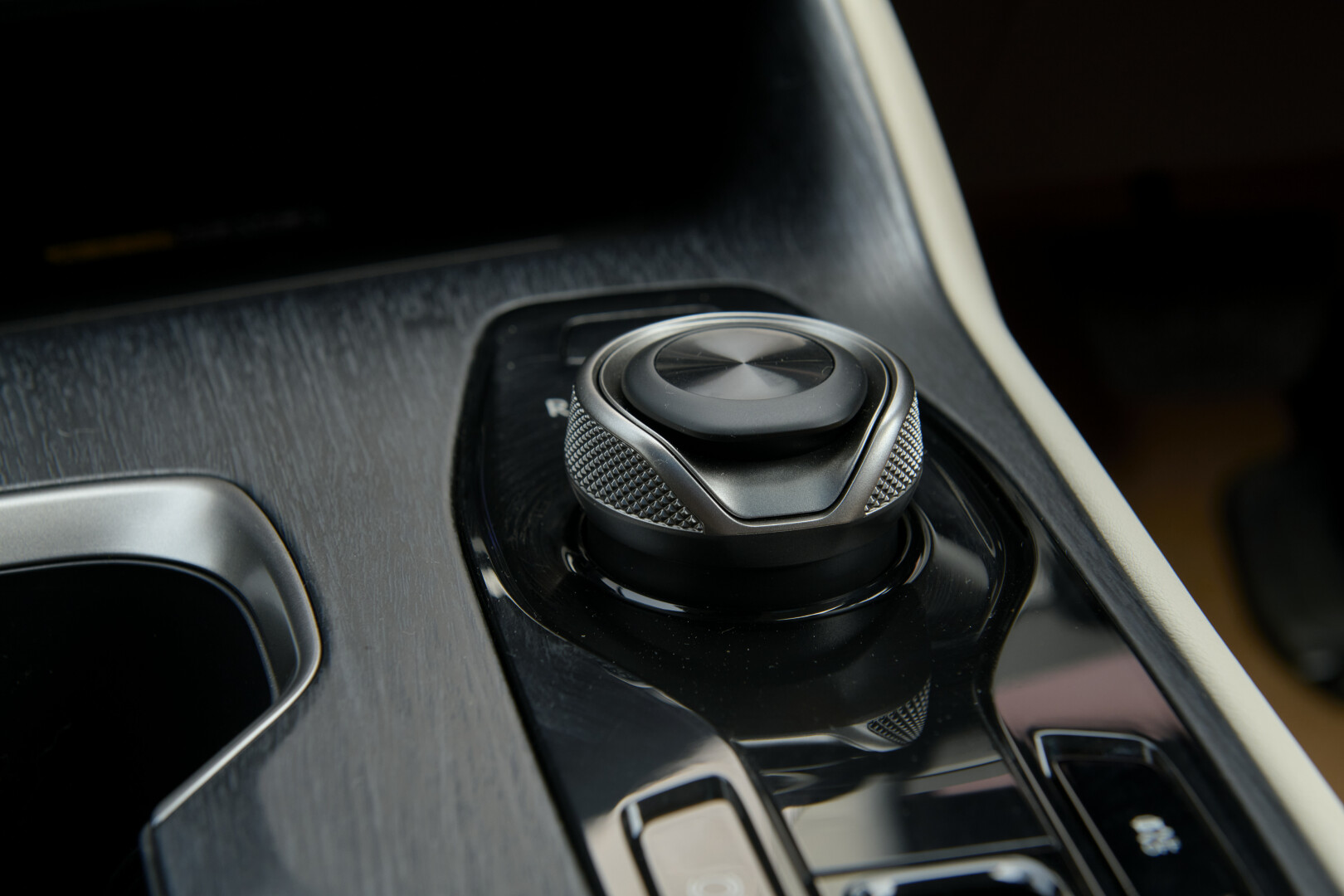 Lexus South Africa
LEXUS INTRODUCES THE ALL-NEW RZ TO SOUTH AFRICA, Lexus, Toyota, Lexus RZ, EV, electric vehicle, BEV, battery electric vehicle, SMETechGuru,