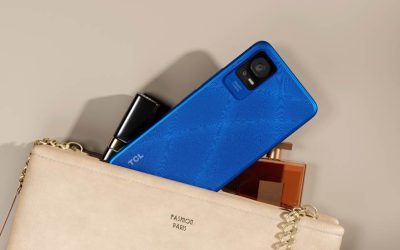 Leave the plastic cards at home and use your Android smartphone instead