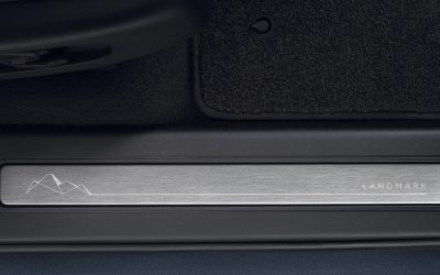 Land Rover South Africa – Discovery creates a new Landmark for the seven-seat family SUV