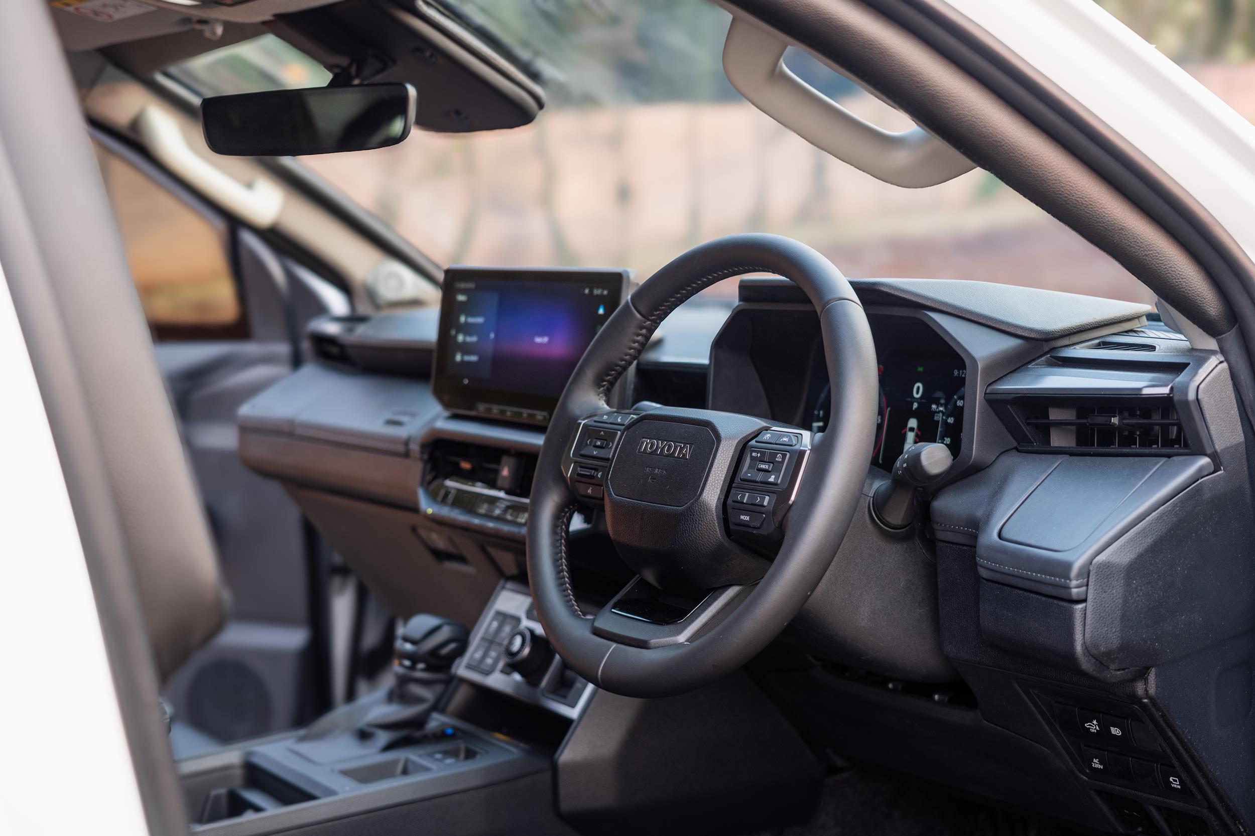 FIRST IN SA! SVI EQUIPS NEW TOYOTA HILUX WITH B6 DISCREET ARMOUR