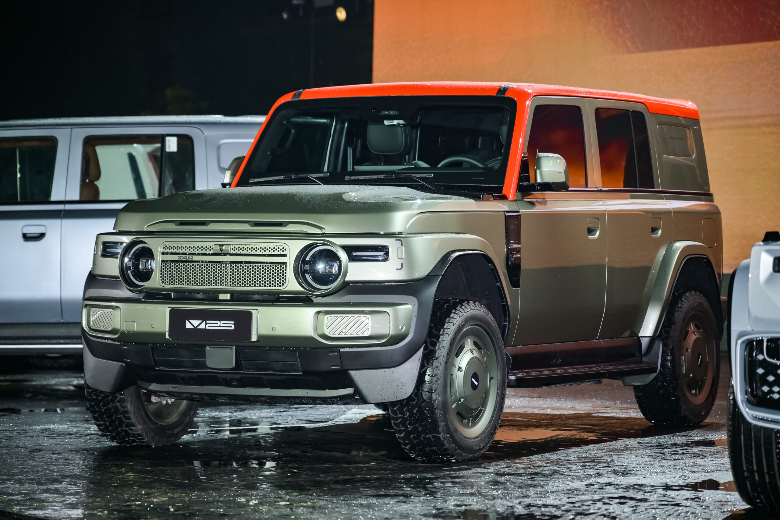 iCAUR V25 makes global debut with BEV and REEV powertrains